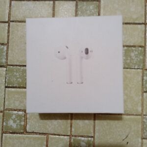 Apple Airpods 2nd Gen White Earbud Headphones